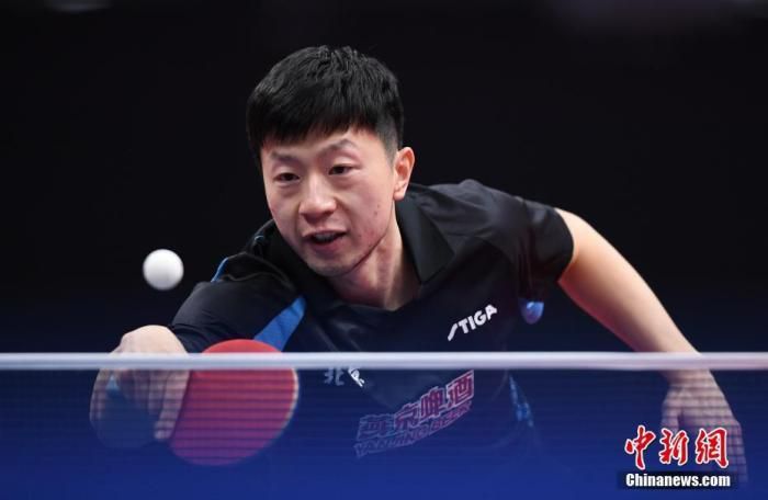 改编自“阿婆”阿加莎·克里斯蒂同名小说的《尼罗河上的惨案》今日曝光角色海报，肯尼思·布拉纳、盖尔·加朵、莱蒂希娅·赖特等亮相，唯独没有男主角 艾米·汉莫，估计和后者去年曝光的“性丑闻”有关